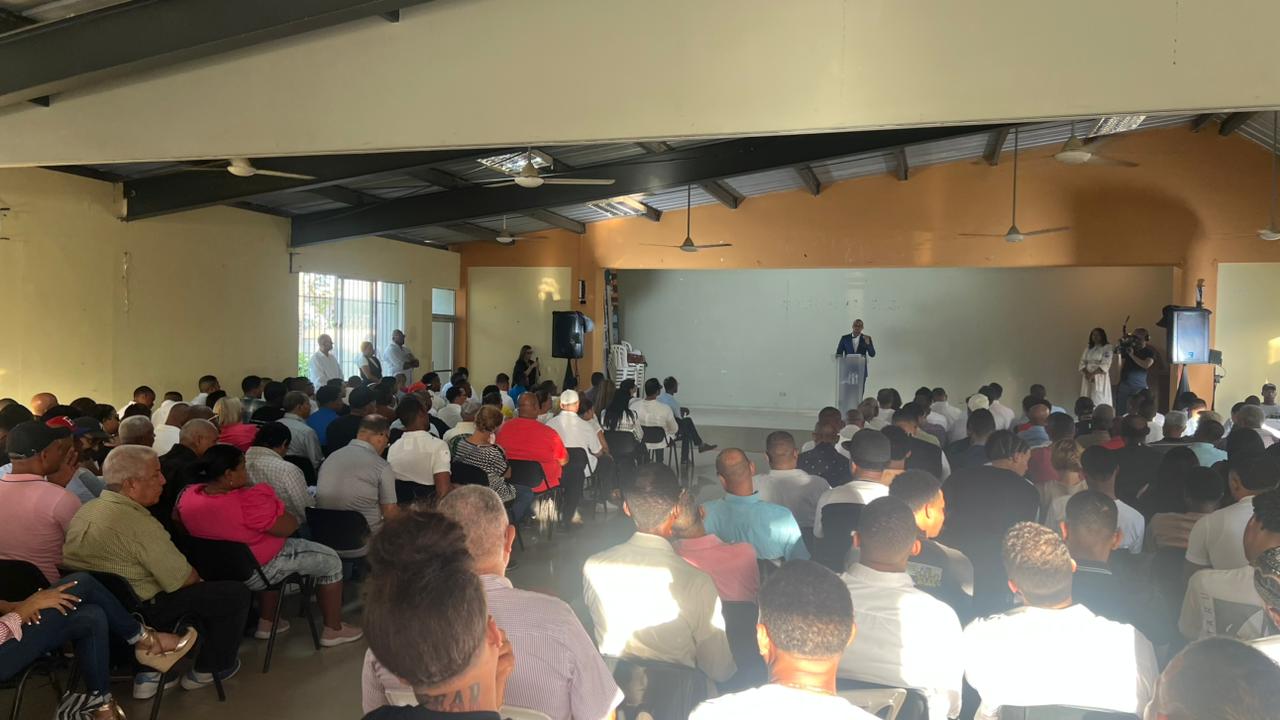 Voz Activa - Conferencia República Dominicana de cara al futuro 15