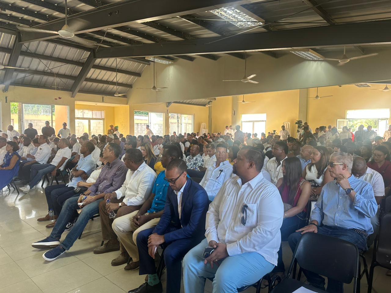 Voz Activa - Conferencia República Dominicana de cara al futuro 16