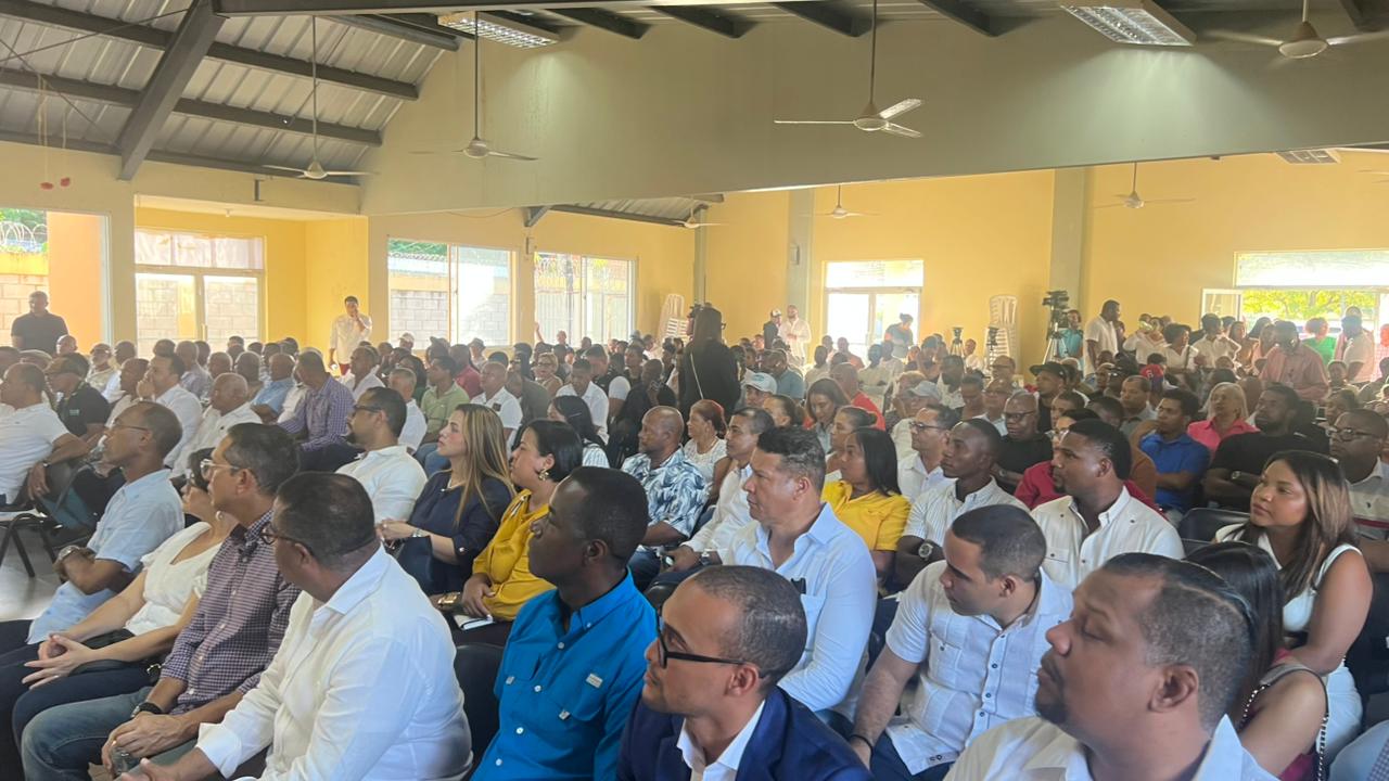 Voz Activa - Conferencia República Dominicana de cara al futuro 3