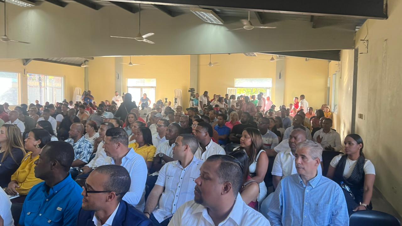 Voz Activa - Conferencia República Dominicana de cara al futuro 4